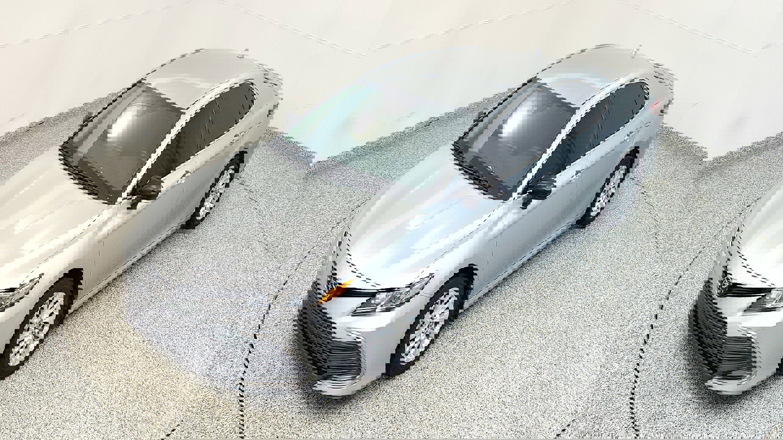 Vehicle image 14 of 32