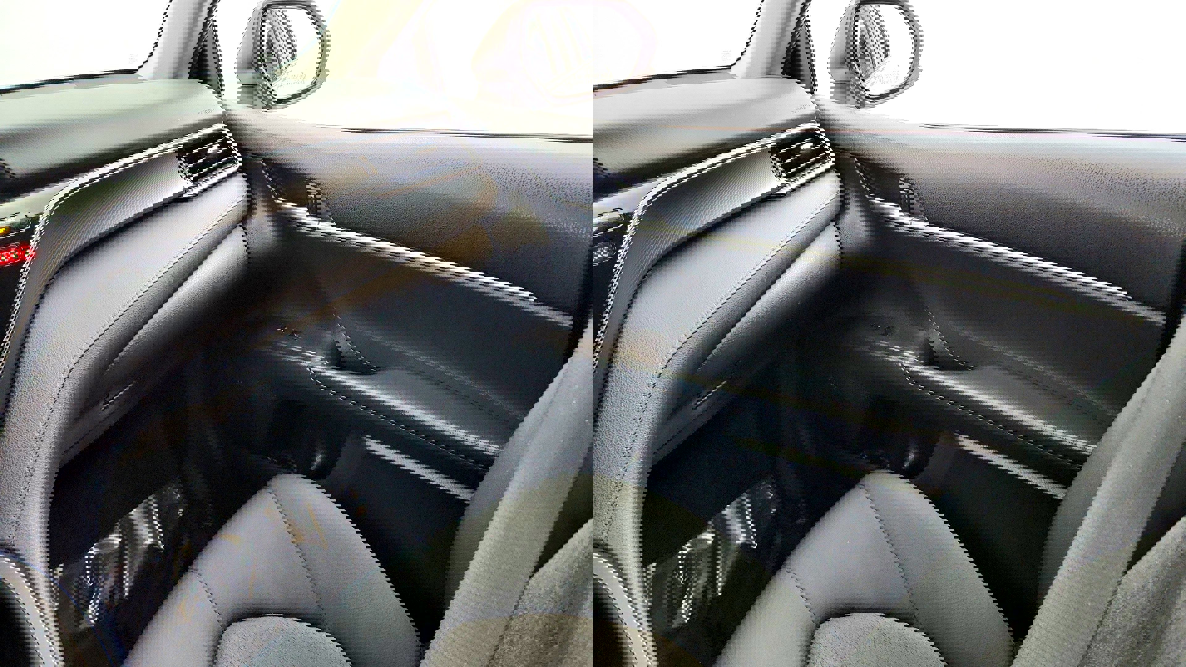 Vehicle image 26 of 32