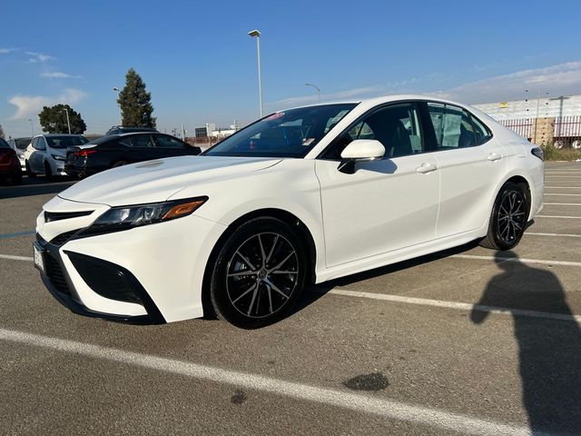 2023 Toyota Camry SE