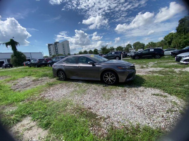 2023 Toyota Camry SE