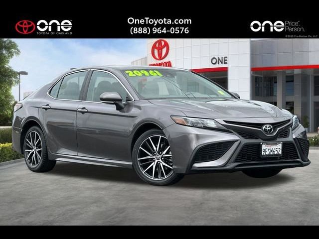 2023 Toyota Camry SE