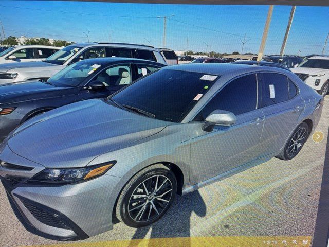 2023 Toyota Camry SE