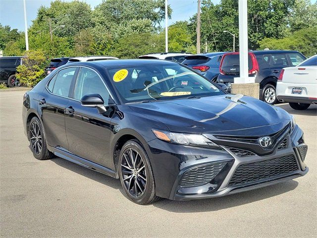 2023 Toyota Camry SE