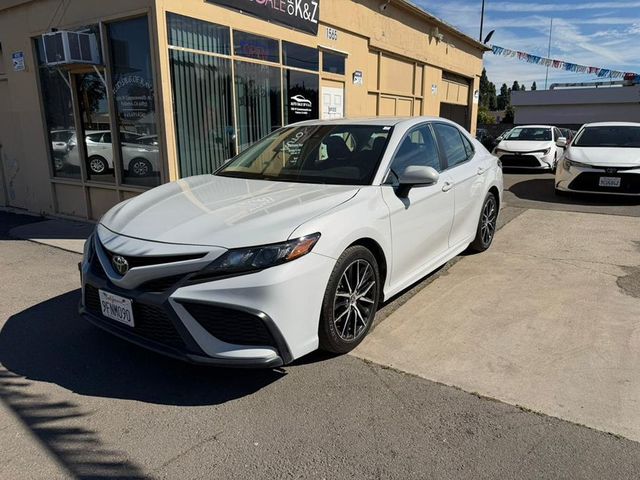 2023 Toyota Camry SE