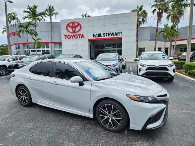 2023 Toyota Camry SE