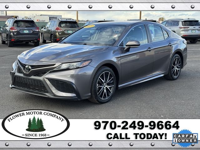 2023 Toyota Camry Hybrid SE Nightshade