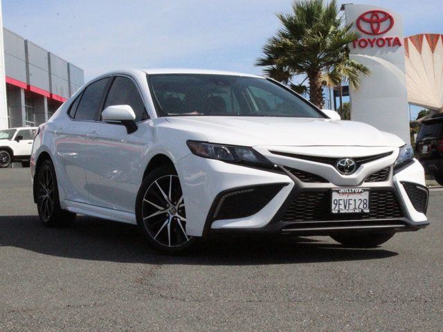 2023 Toyota Camry SE