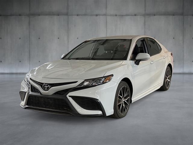 2023 Toyota Camry Hybrid SE Nightshade