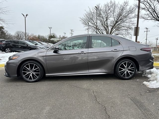 2023 Toyota Camry SE