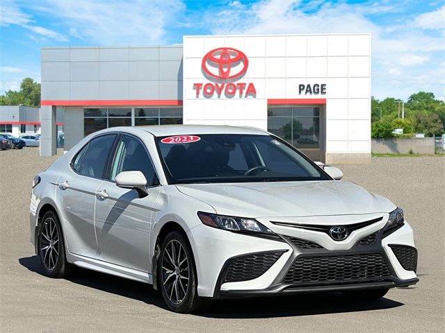 2023 Toyota Camry SE