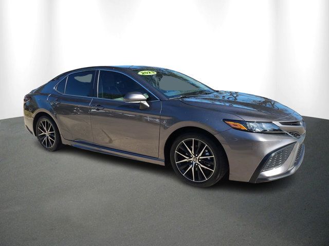 2023 Toyota Camry Hybrid SE