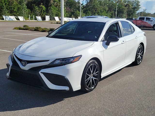 2023 Toyota Camry Hybrid SE