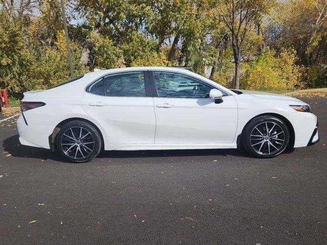 2023 Toyota Camry Hybrid SE Nightshade