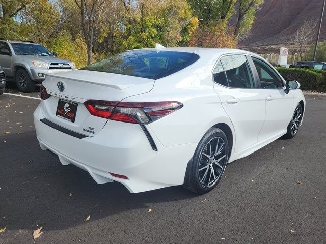 2023 Toyota Camry Hybrid SE Nightshade