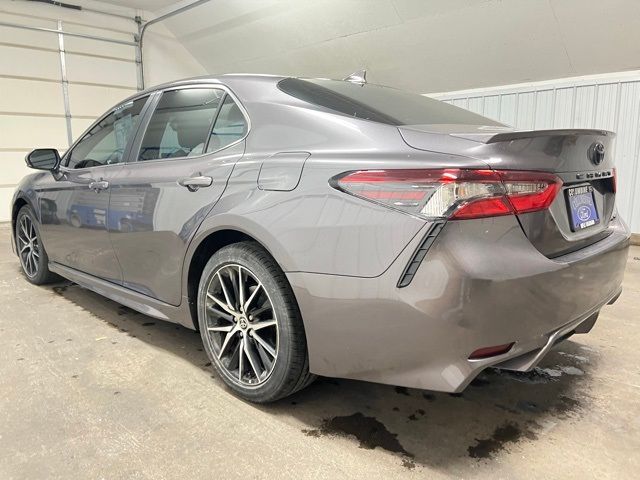 2023 Toyota Camry Hybrid SE Nightshade