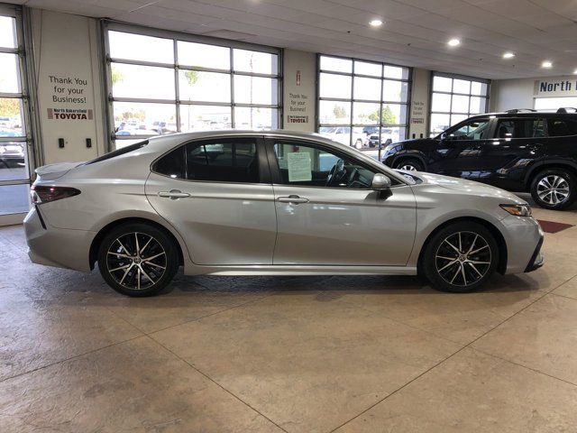 2023 Toyota Camry Hybrid SE