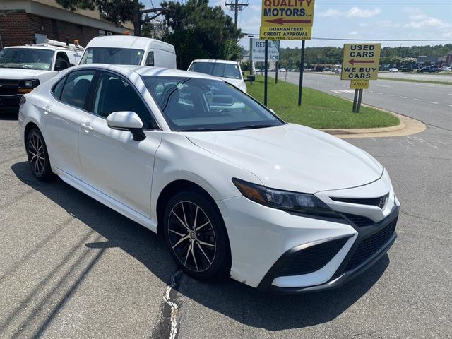 2023 Toyota Camry Hybrid SE Nightshade