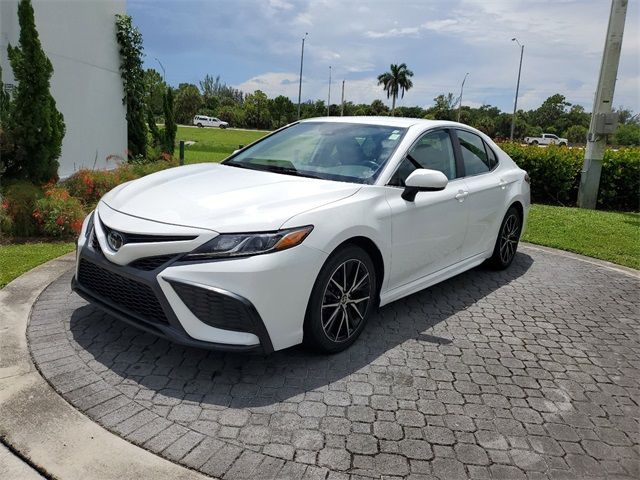 2023 Toyota Camry SE