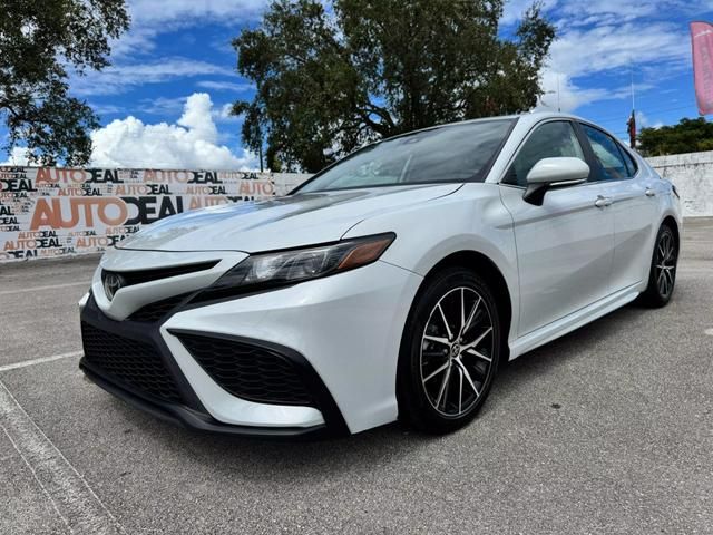 2023 Toyota Camry SE