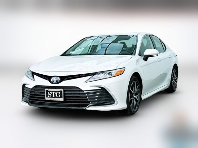 2023 Toyota Camry Hybrid XLE