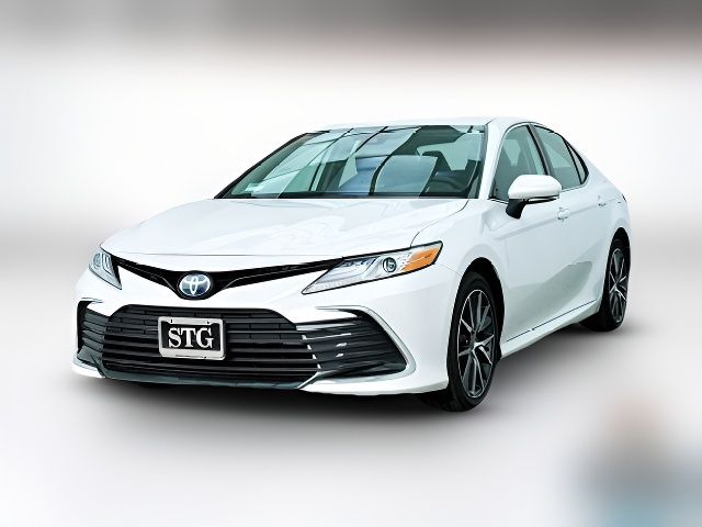 2023 Toyota Camry Hybrid XLE