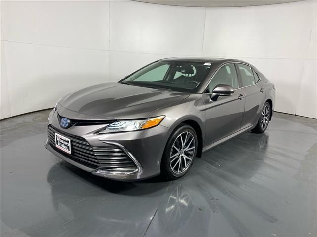 2023 Toyota Camry Hybrid XLE