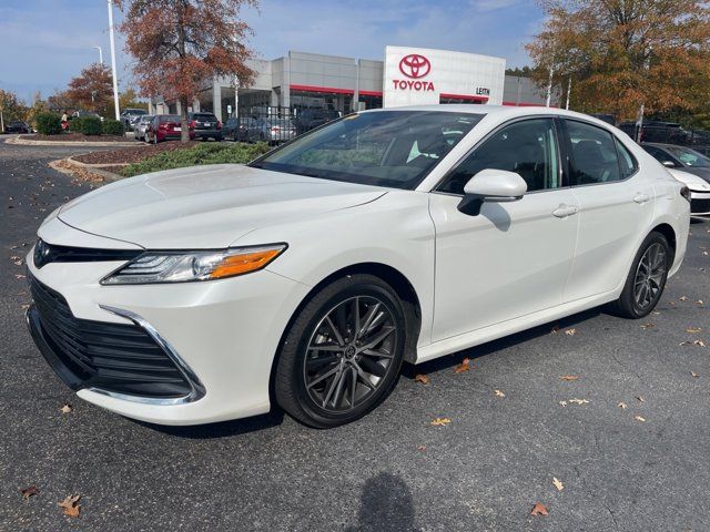 2023 Toyota Camry Hybrid XLE