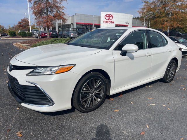 2023 Toyota Camry Hybrid XLE