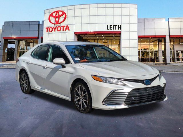 2023 Toyota Camry Hybrid XLE