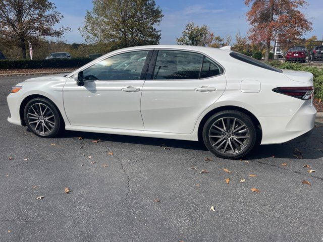 2023 Toyota Camry Hybrid XLE