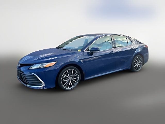 2023 Toyota Camry Hybrid XLE