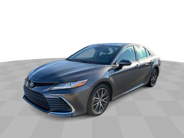 2023 Toyota Camry Hybrid XLE