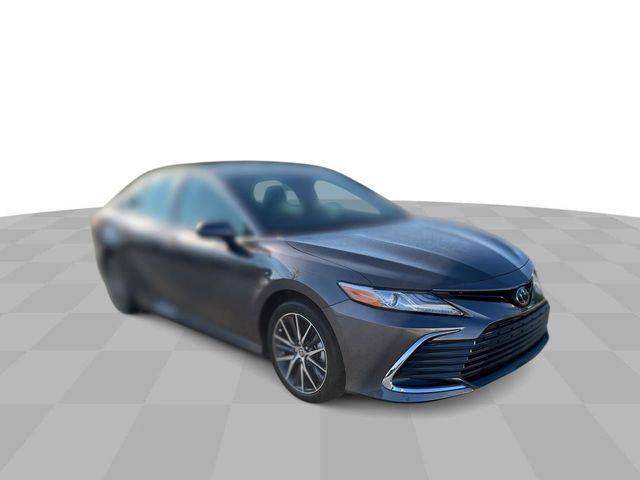 2023 Toyota Camry Hybrid XLE