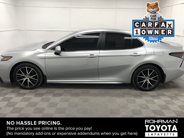 2023 Toyota Camry Hybrid SE