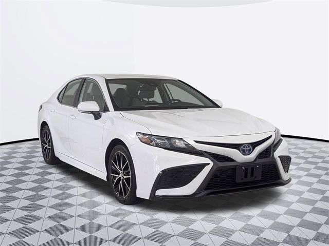 2023 Toyota Camry Hybrid SE