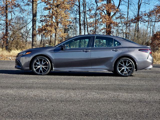 2023 Toyota Camry Hybrid SE