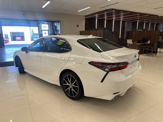 2023 Toyota Camry Hybrid SE