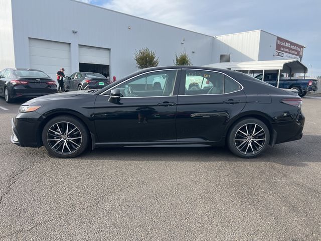 2023 Toyota Camry Hybrid SE