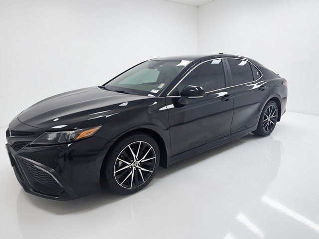 2023 Toyota Camry Hybrid SE
