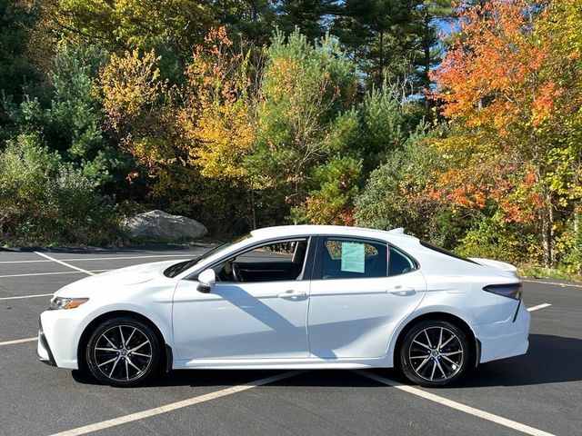 2023 Toyota Camry Hybrid SE