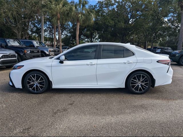 2023 Toyota Camry Hybrid SE