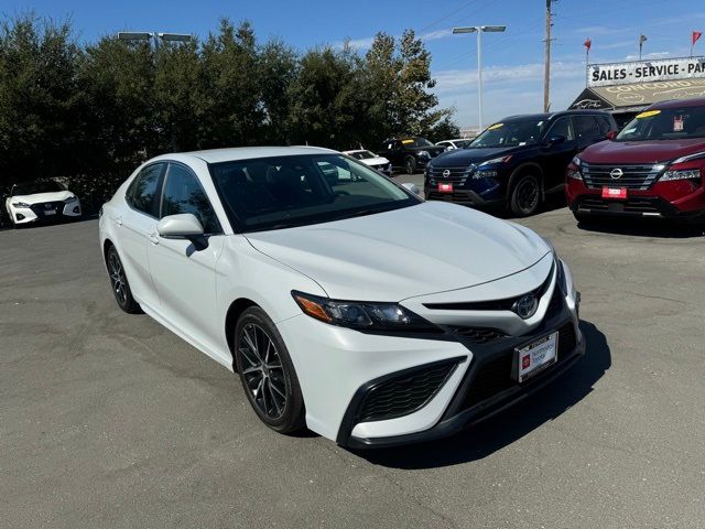 2023 Toyota Camry Hybrid SE