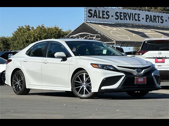 2023 Toyota Camry Hybrid SE