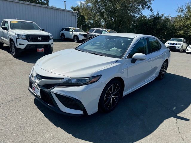 2023 Toyota Camry Hybrid SE