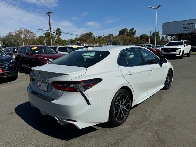 2023 Toyota Camry Hybrid SE