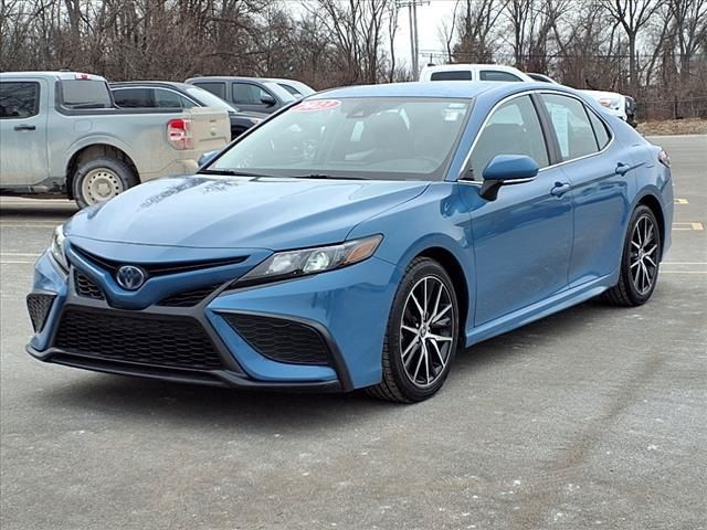 2023 Toyota Camry Hybrid SE