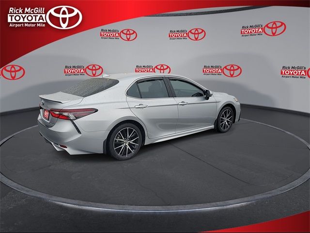 2023 Toyota Camry Hybrid SE