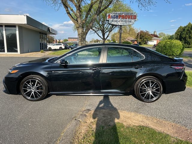 2023 Toyota Camry Hybrid SE