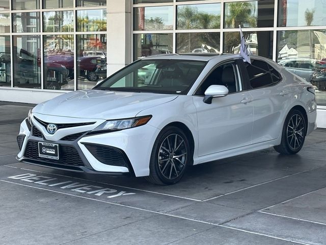 2023 Toyota Camry Hybrid SE