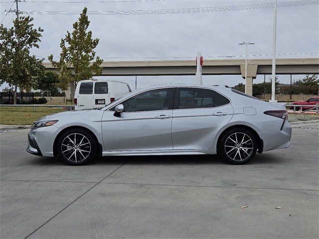 2023 Toyota Camry Hybrid SE